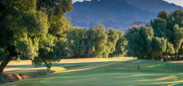 Aside from brutally hot temperatures and sitting 214 feet below sea level, Furnace Creek, which was redesigned by Perry Dye in 1997, offers some relief with an ample number of trees and water holes.
